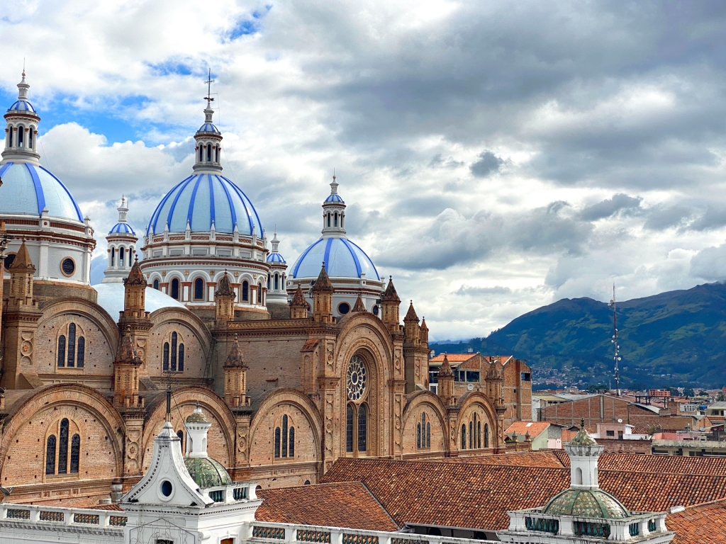 A historical cathedral in Cuenca, Ecuador.